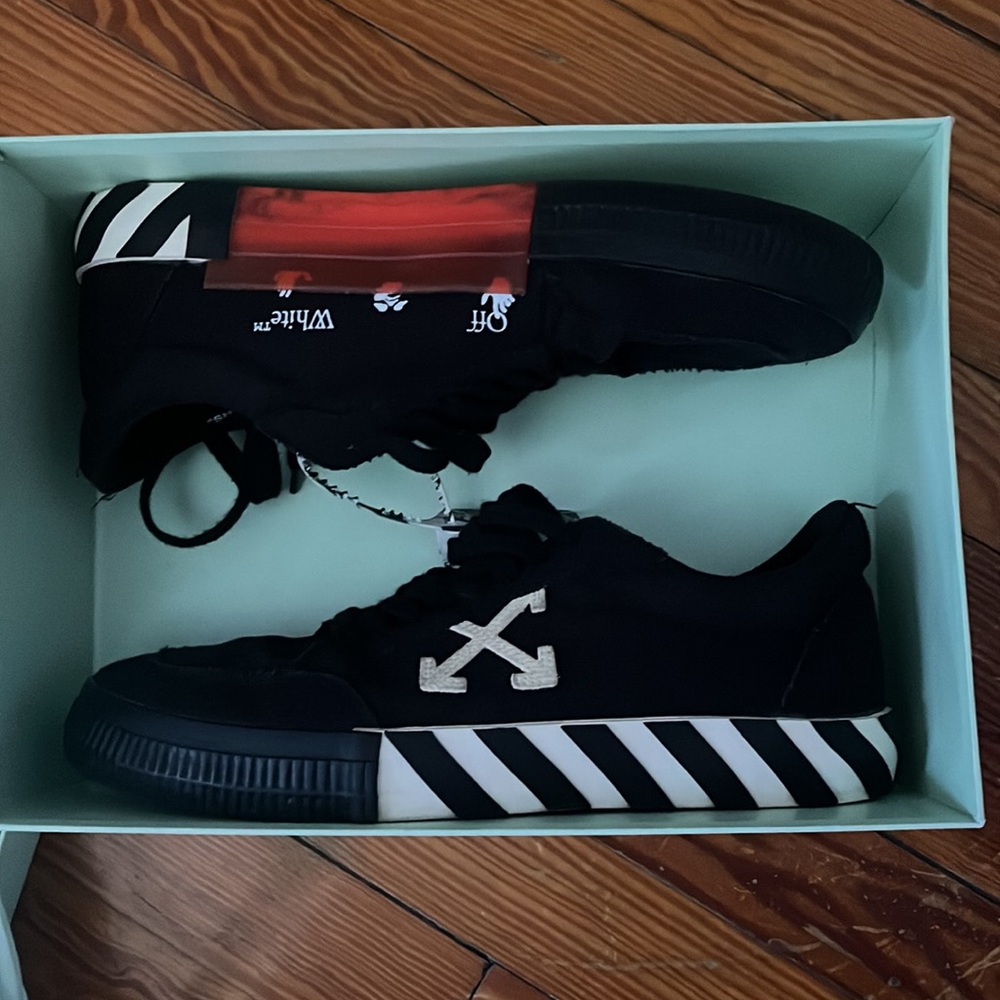 Off-white - Picture 4 of 4
